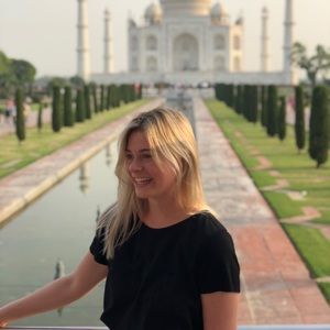 Meet your Posher, Danielle